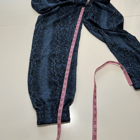 NWT BCBGMAXAZRIA Blue Python Jumpsuit Size XS - Picture 11 of 16